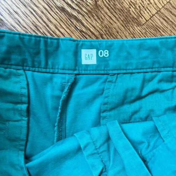 Gap Summer Shorts - Picture 2 of 7